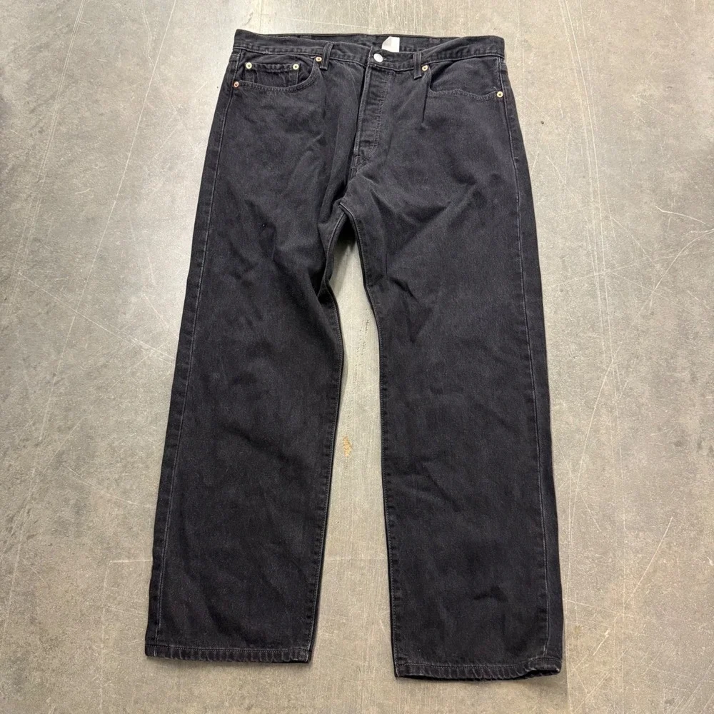 Vintage Levis 501 Mens Black Jeans Straight Leg Button Fly Denim 38x30